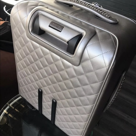 CHANEL TROLLEY CAVIAR LUGGAGE - Picture 8 of 8